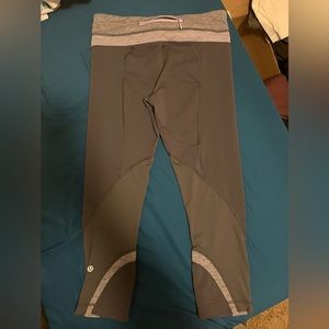 Lululemon- speed up crop Heather mesh detail -size 6- grey lavender- 10/10euc